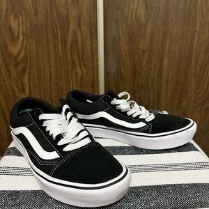 Black Ol school Vans